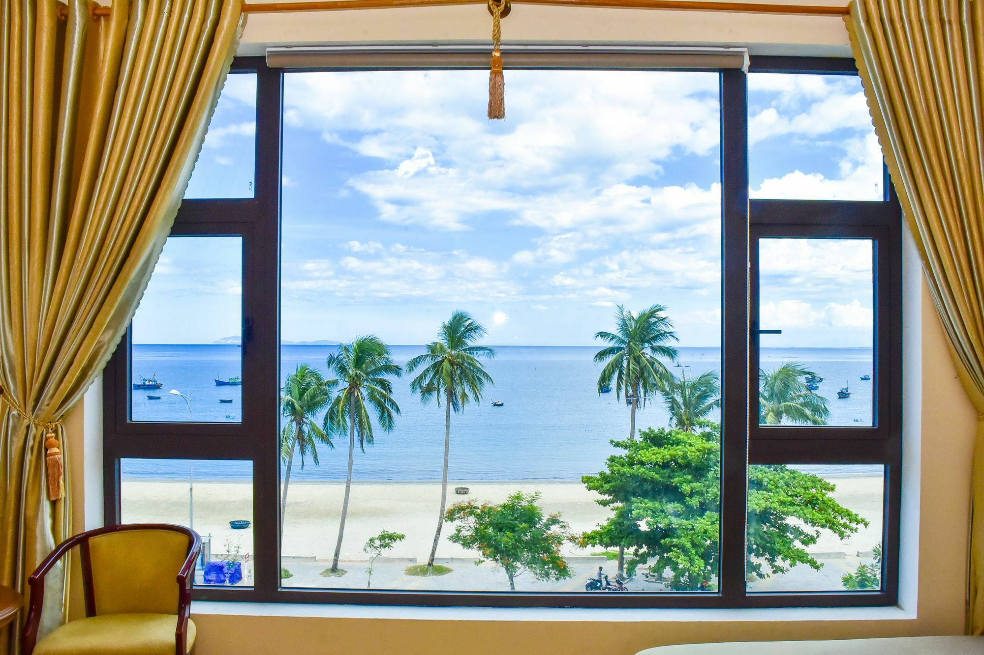 Sea View Dn Hotel Дананг Екстериор снимка